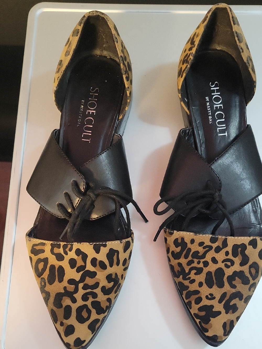Women's Leopard Print Pointed Toe Flats - Black & Tan